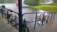 Suomen kesä! Liikelataamon tauon aikana satoi ihan kaatamalla...